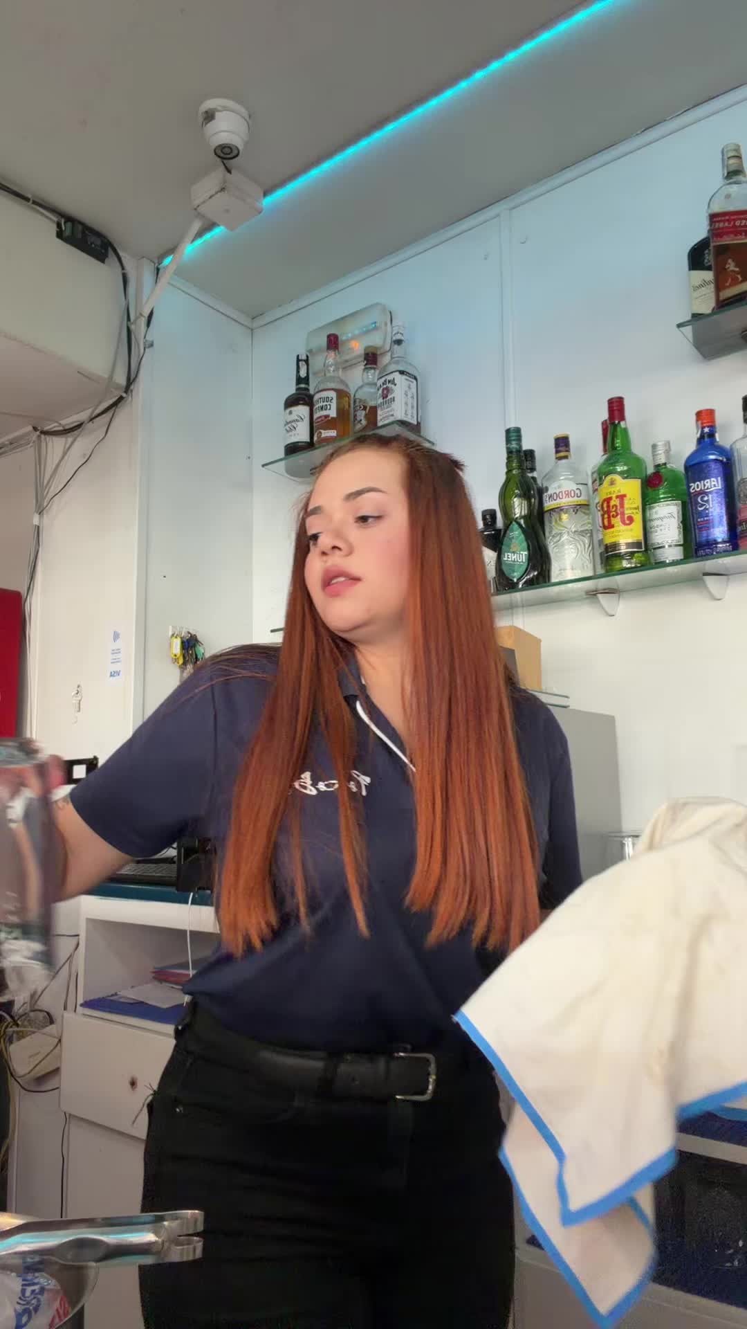 @taniaroman03