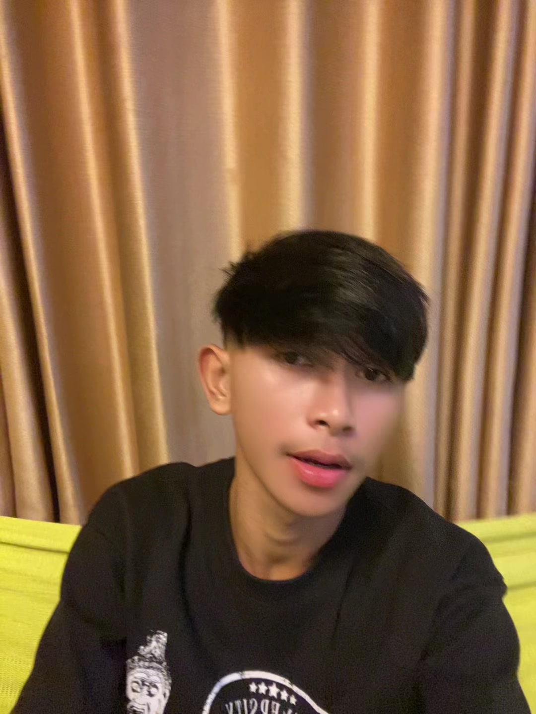 @R🦦