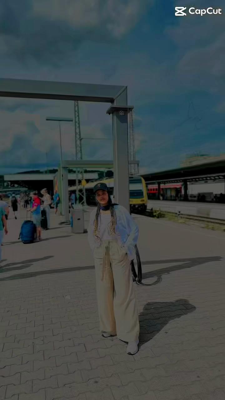 @Sitey manogto 🦋🇩🇪🇸🇱