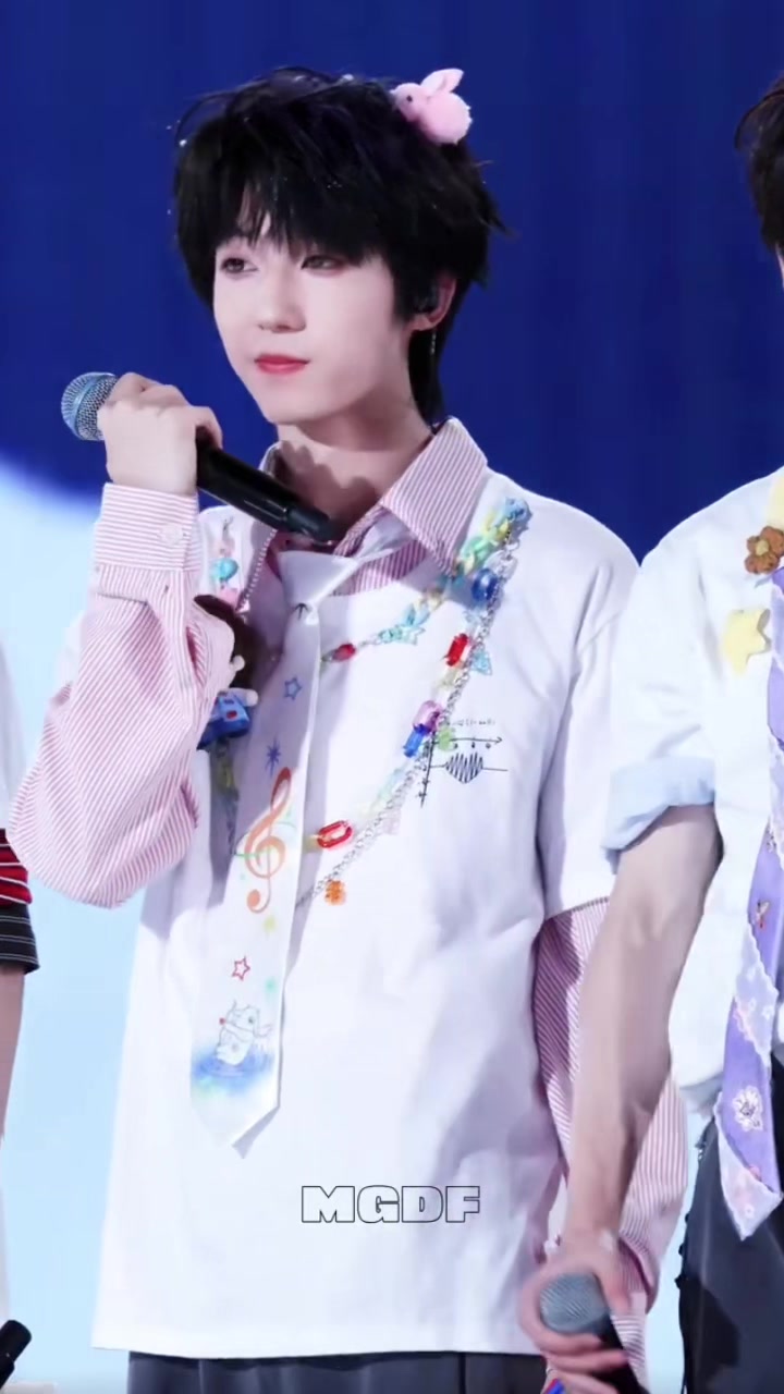 @文涵 • wenhan ᥫ᭡