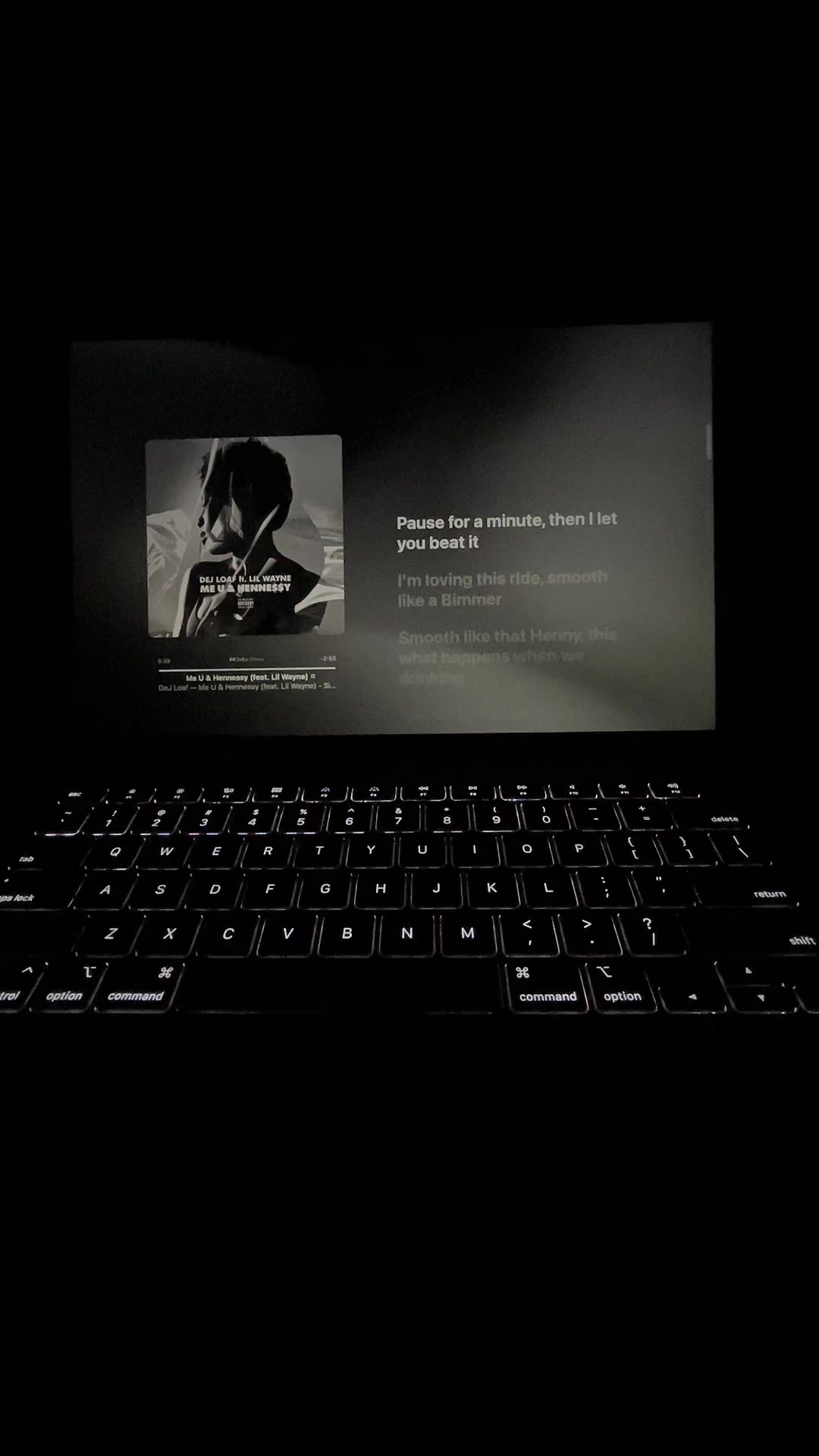 @🎧