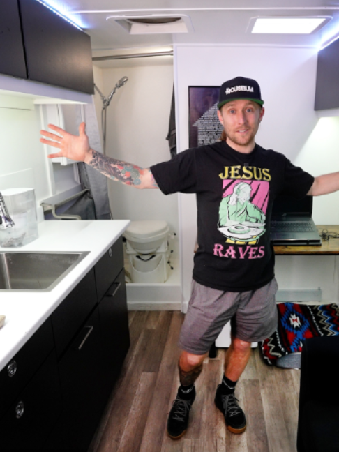 @Tiny House Giant Journey
