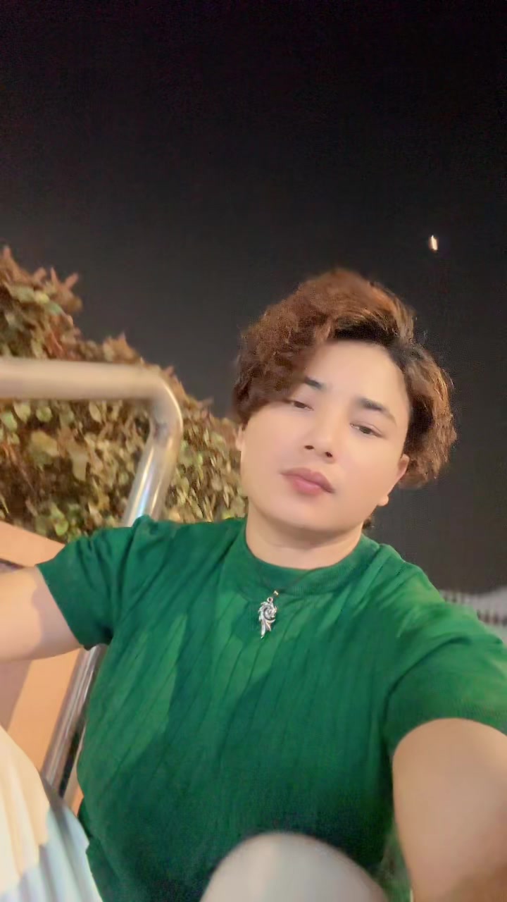 @👽CRUSH BOY👩&zwj;🎤