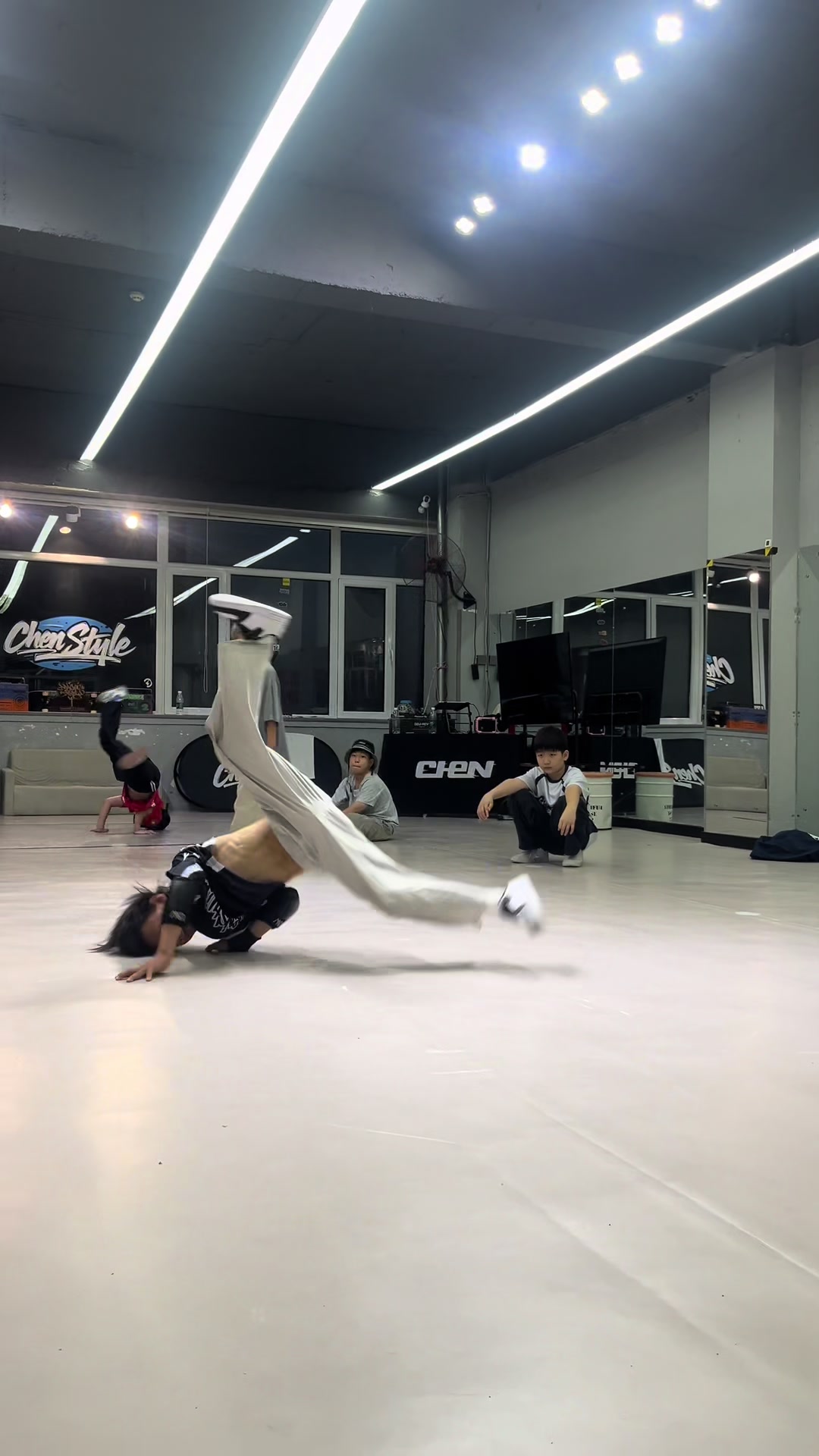 @Dojo tricks🇨🇳🇺🇬 🇬🇧🇺🇸
