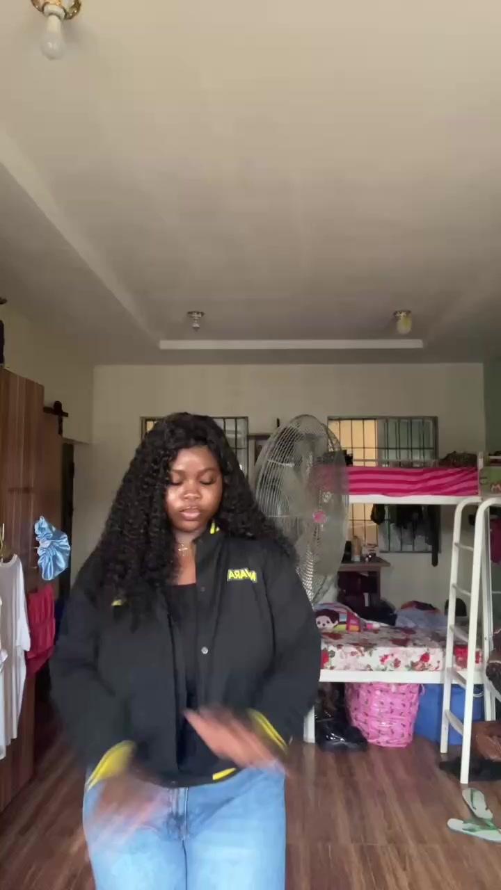 @𝓣𝓱𝓮𝓻𝓮𝓪𝓵𝓜𝓲𝓬𝓱𝓮𝓵𝓵𝓮