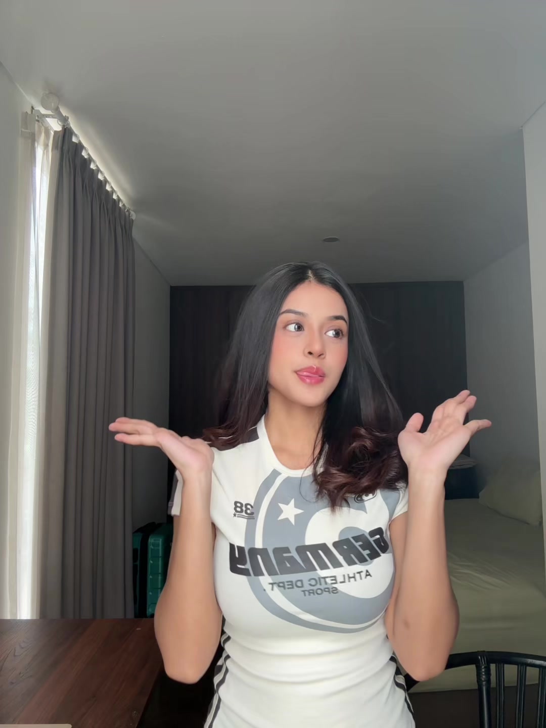 @zzneya