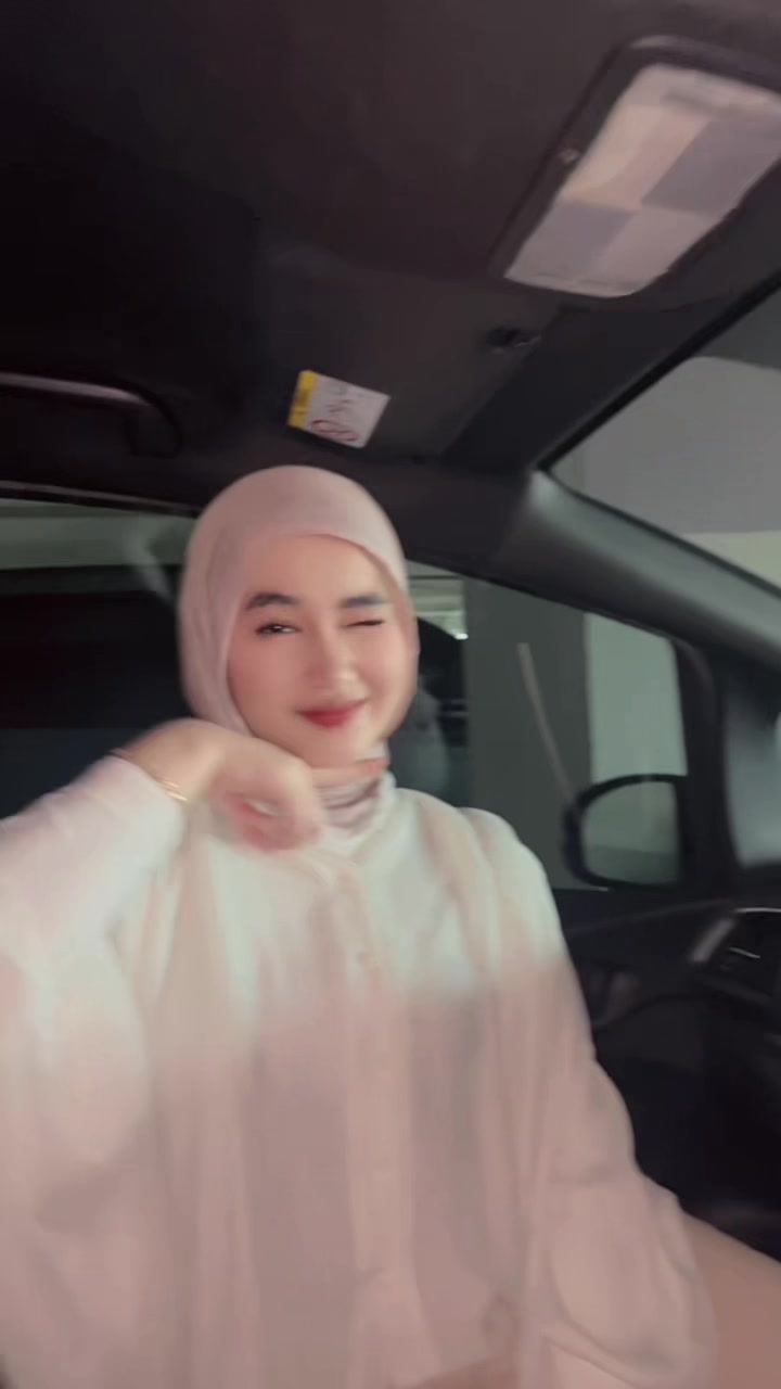 @<3