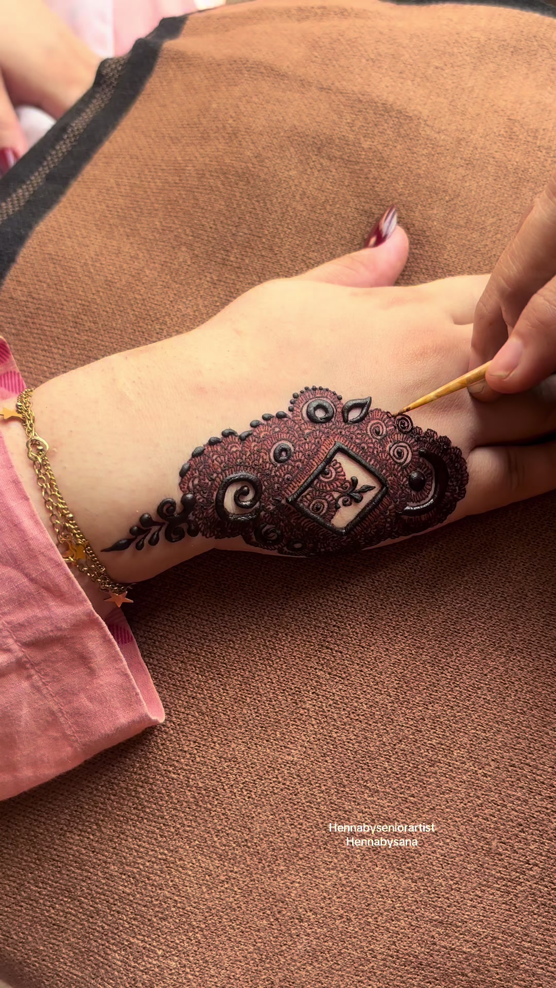 @henna by sana 809