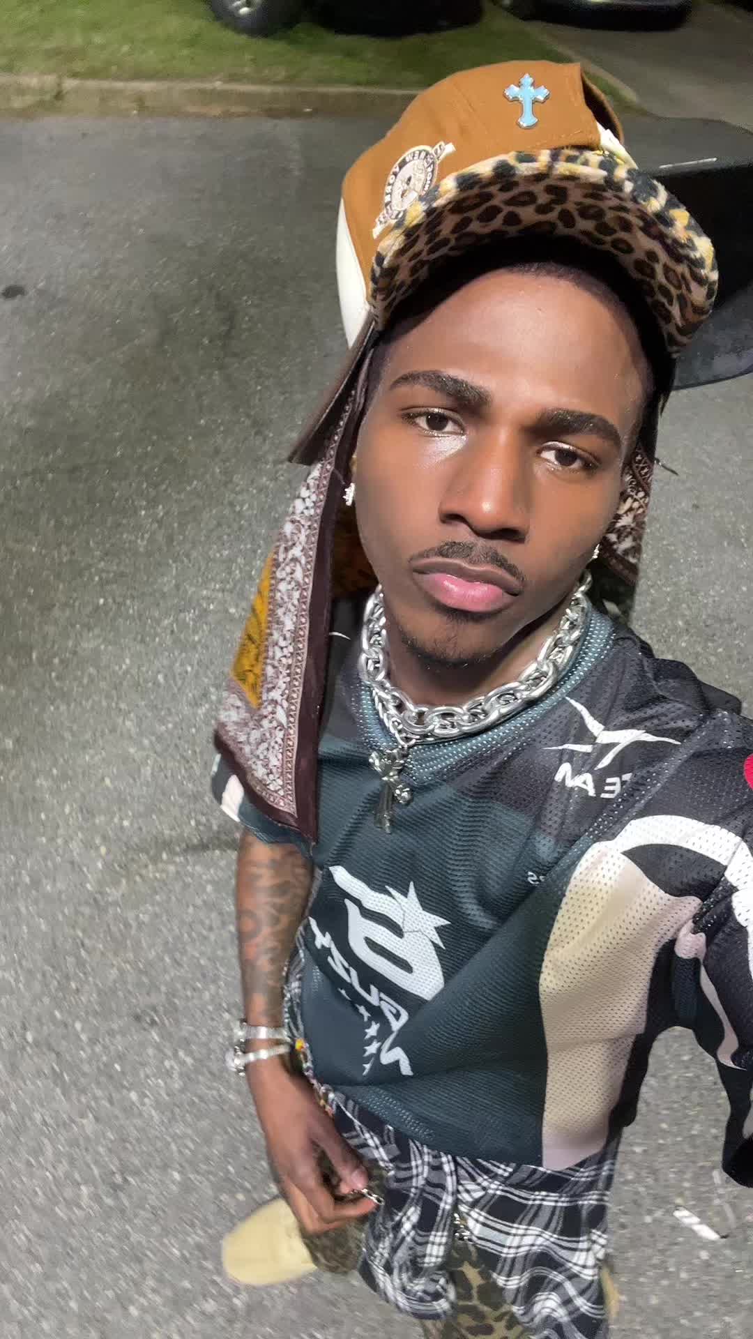 @8