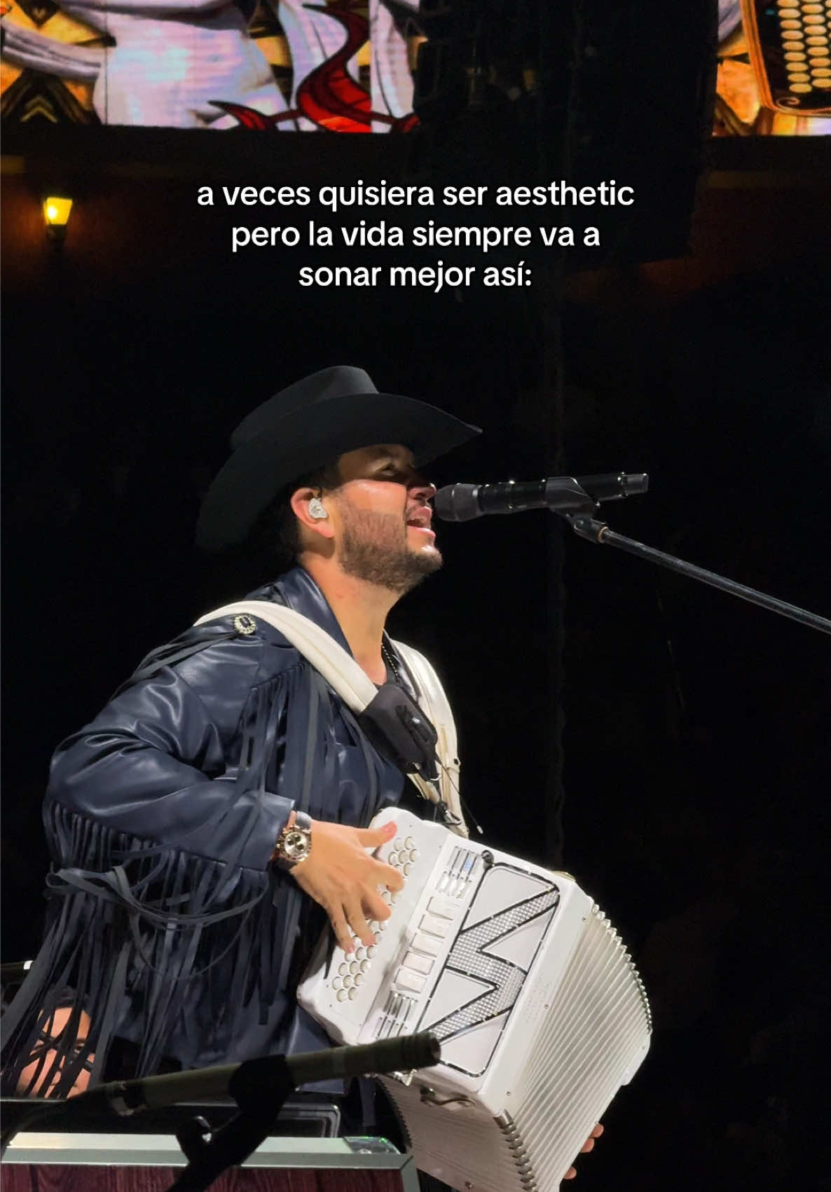 @Anahi