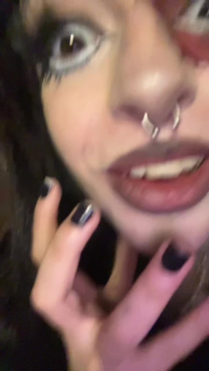@Black hair ho ᶻ 𝗓 𐰁