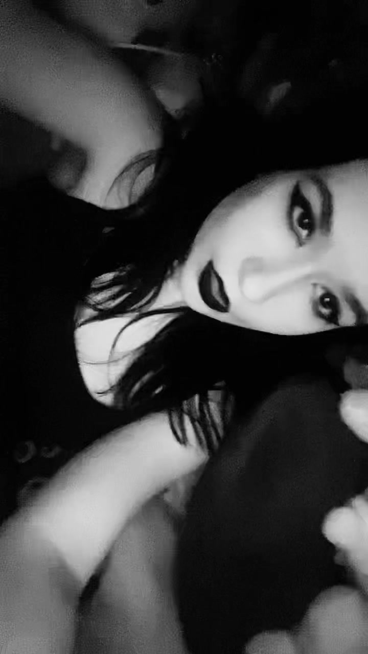 @𝓀𝑒𝓃𝓃𝒾 🖤🦇