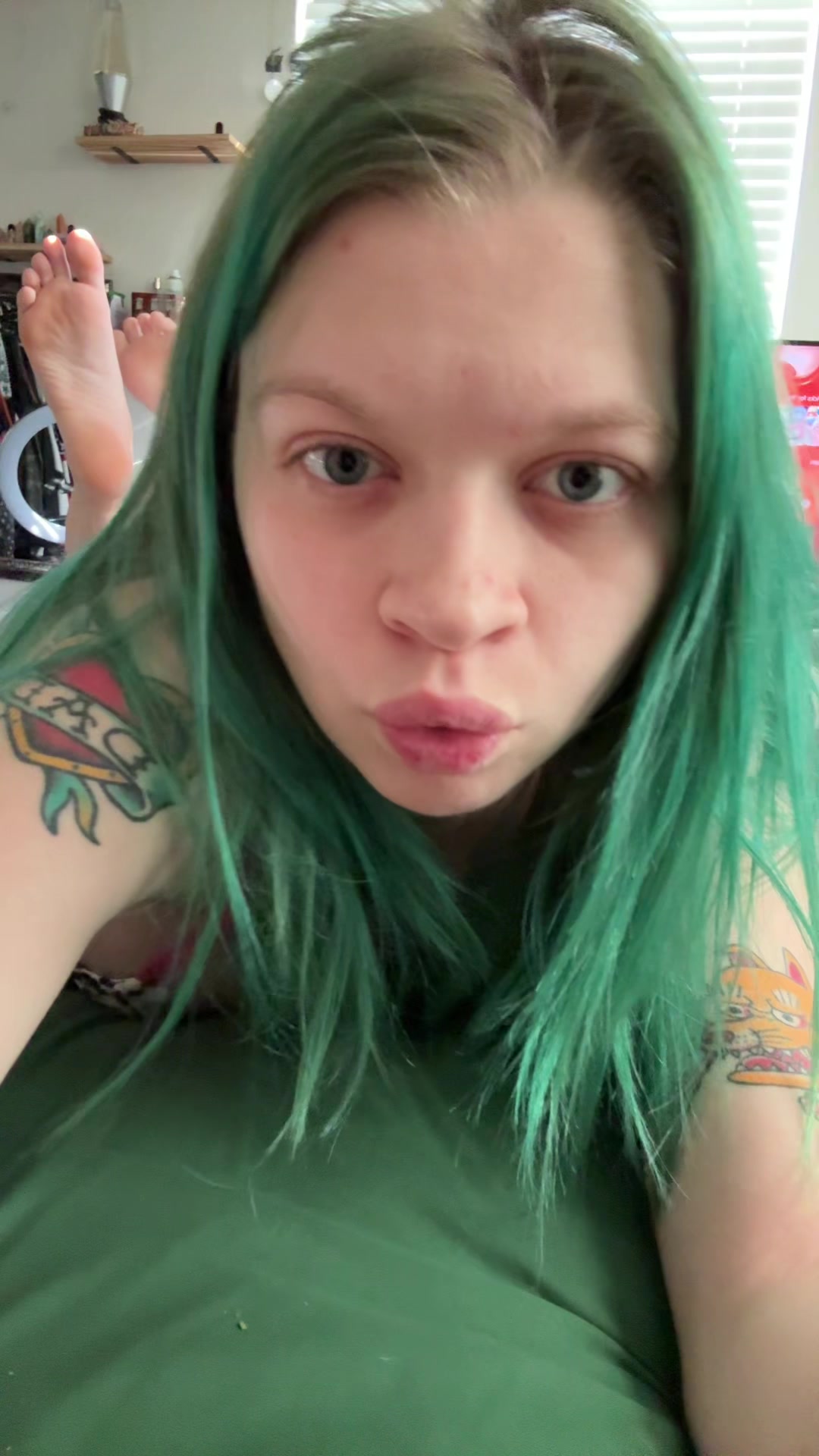 @sabrina lux 🦄
