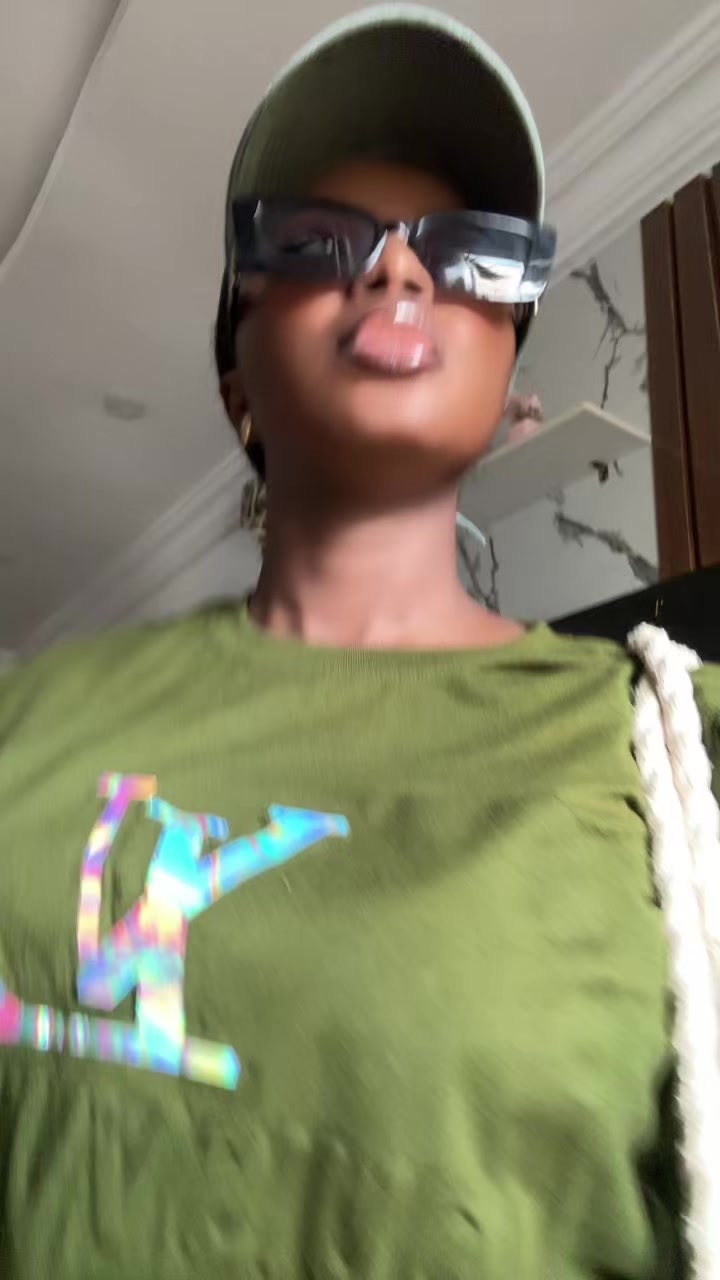 @tz_nikkyraj