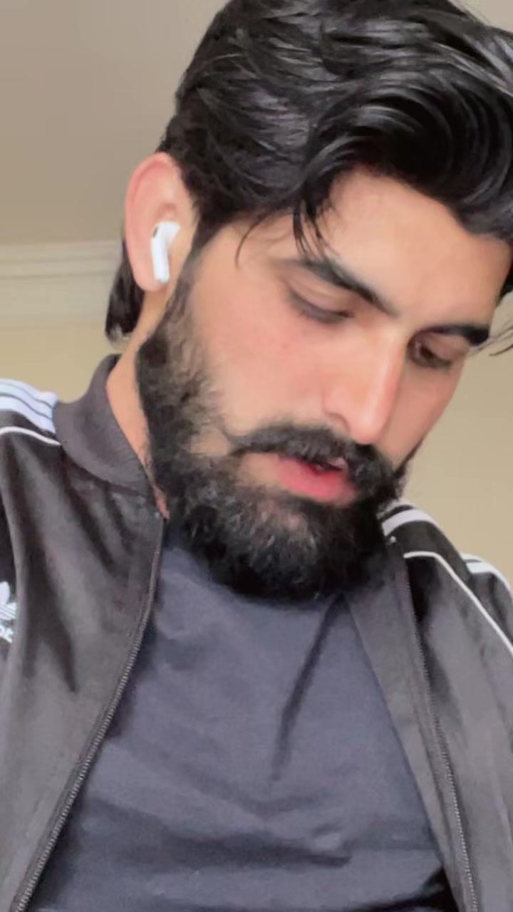 @Hamza Gujjar🇬🇧🇵🇰