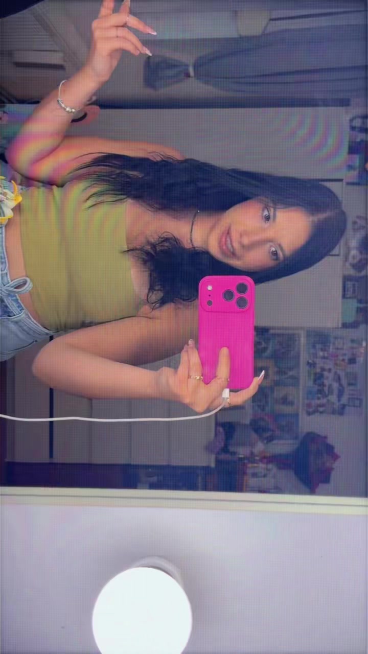 @🦦