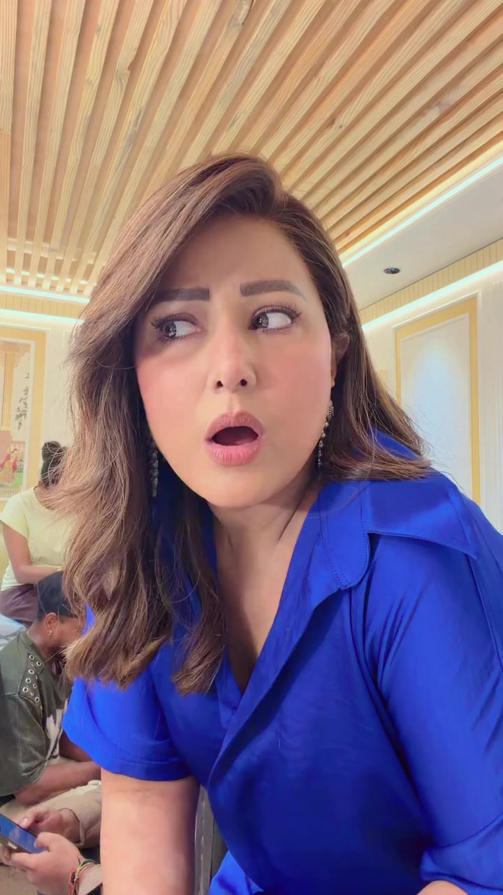 @Hina Khan 💎