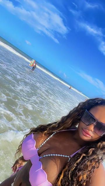 @Ashleythebombshell