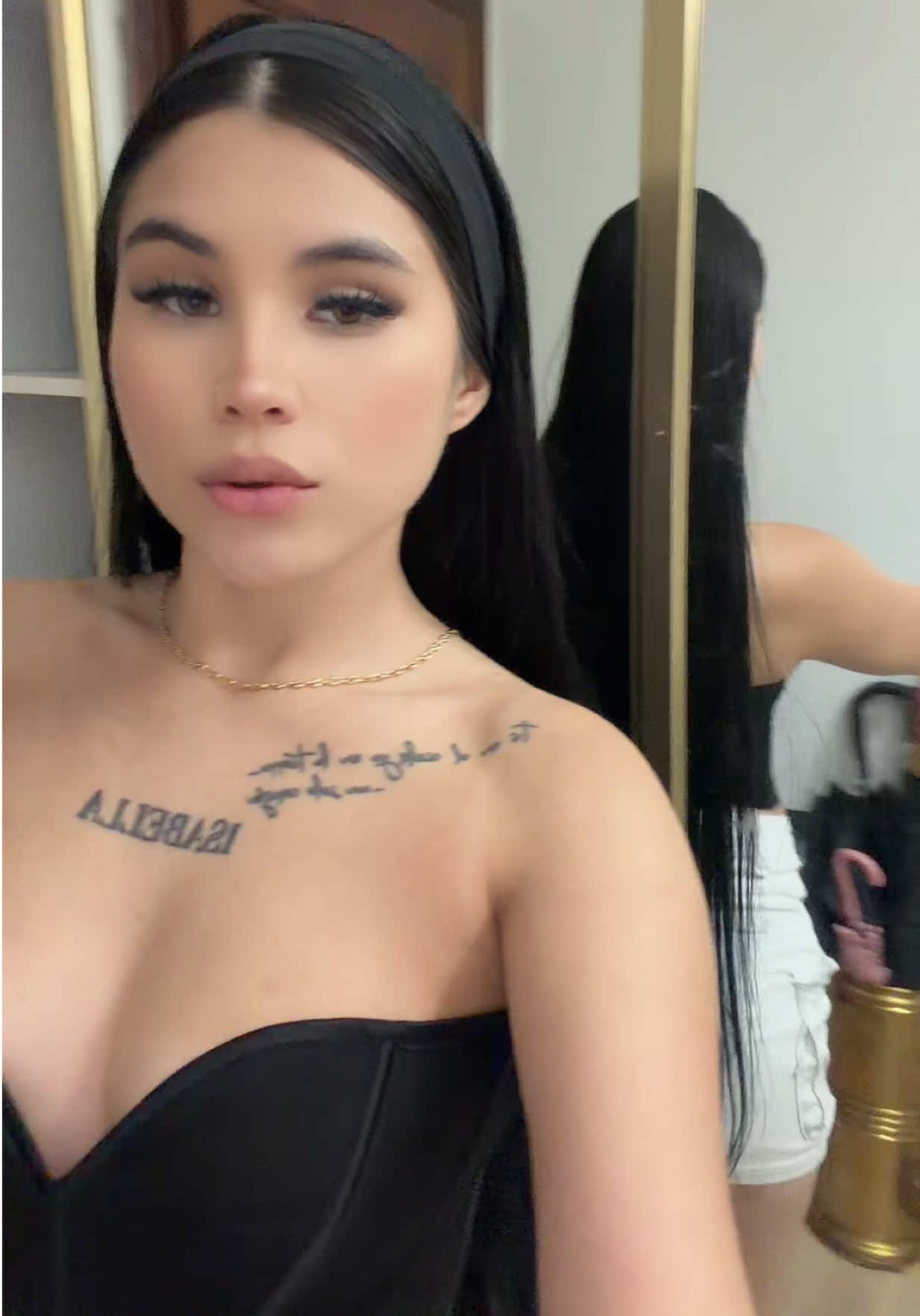 @🦦