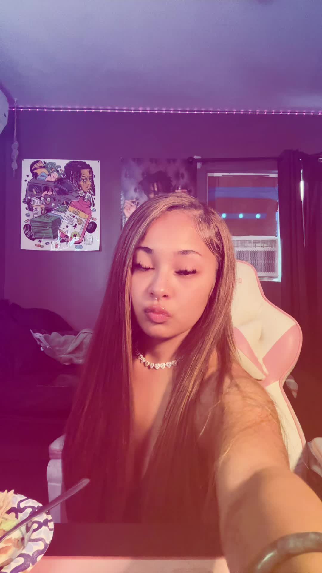 @🫦