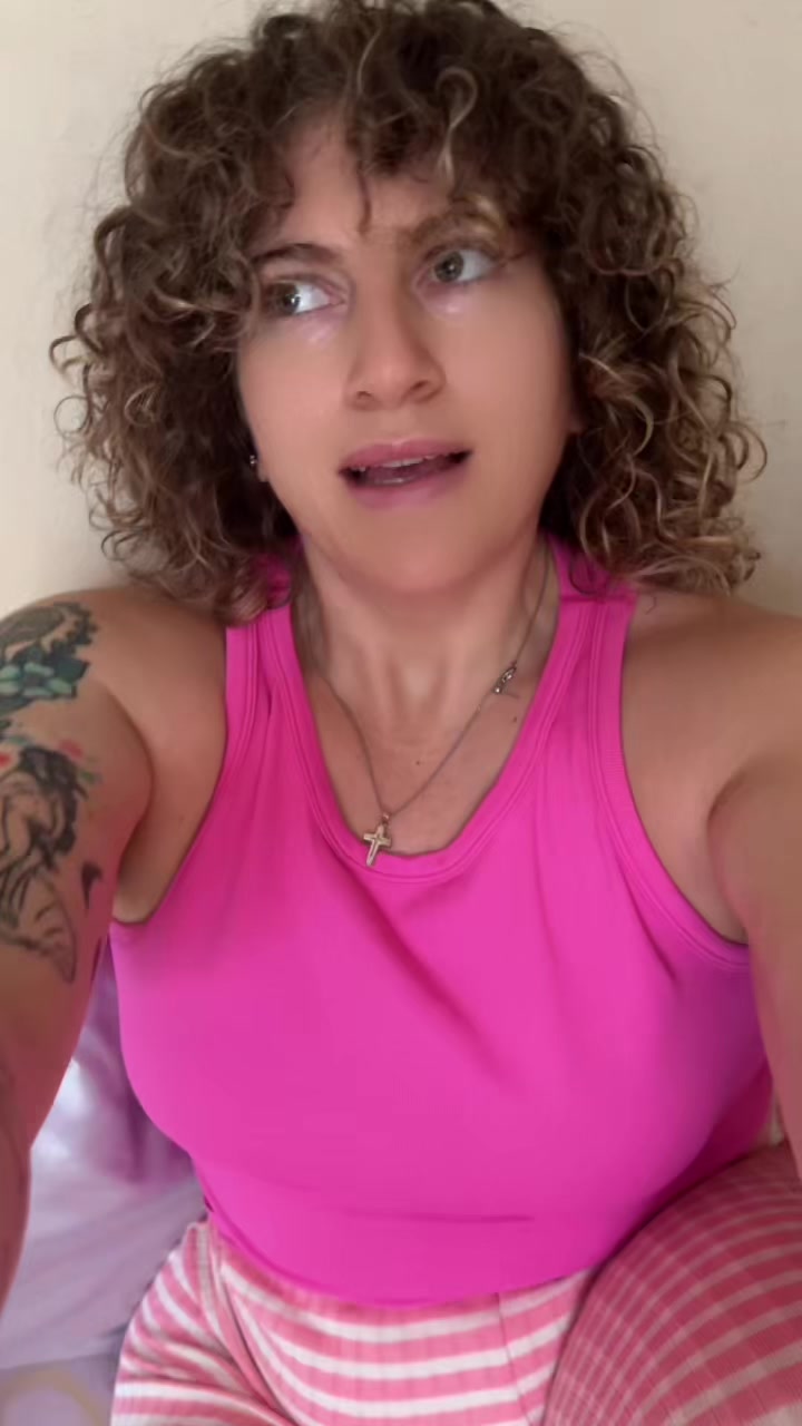 @Ana María
