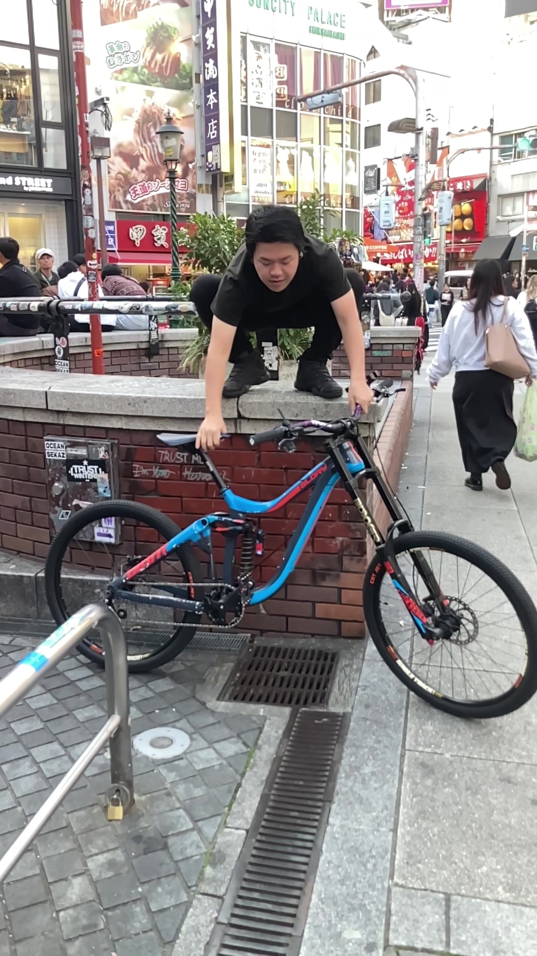 @Uglycycle / アグリーサイクル