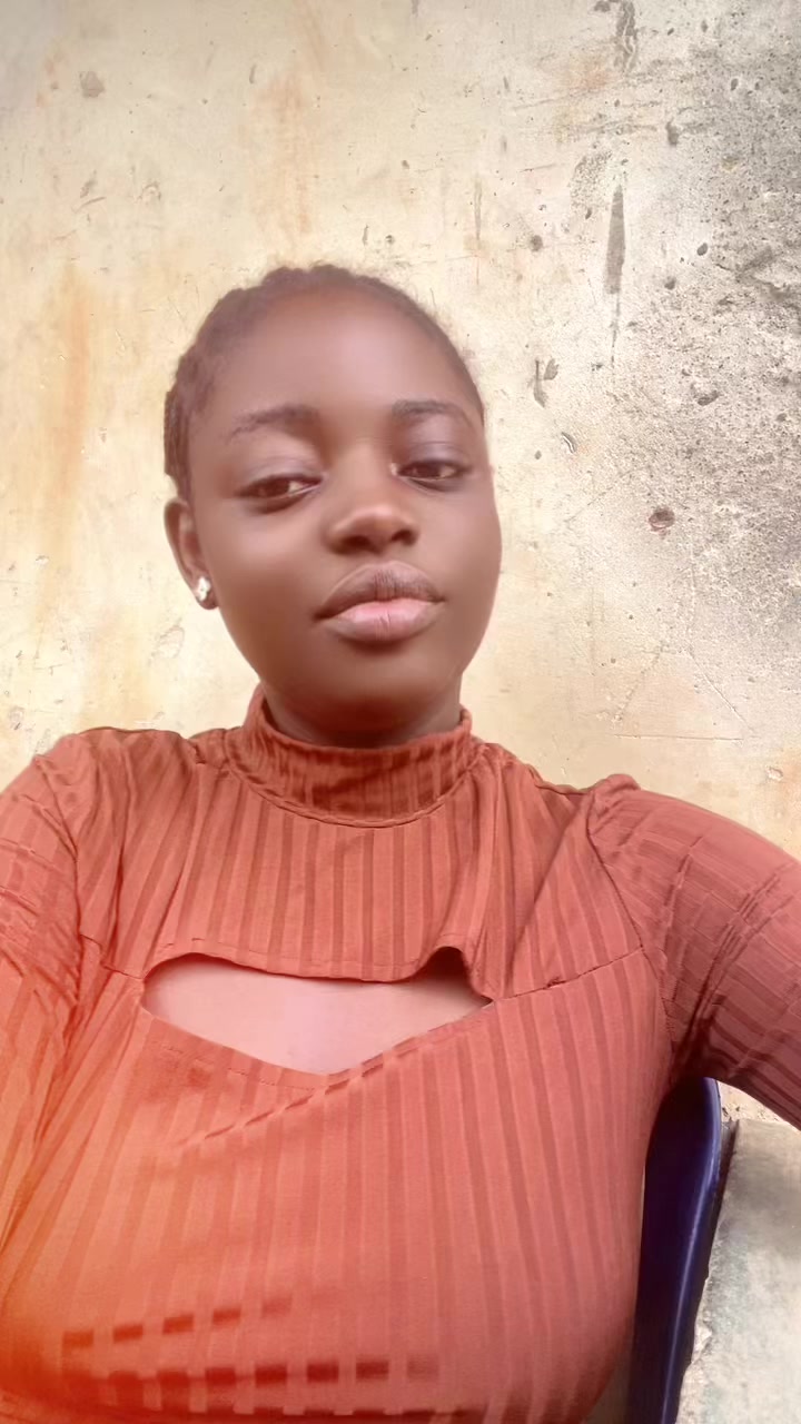 @𝐓𝐨𝐥𝐚🧚💕