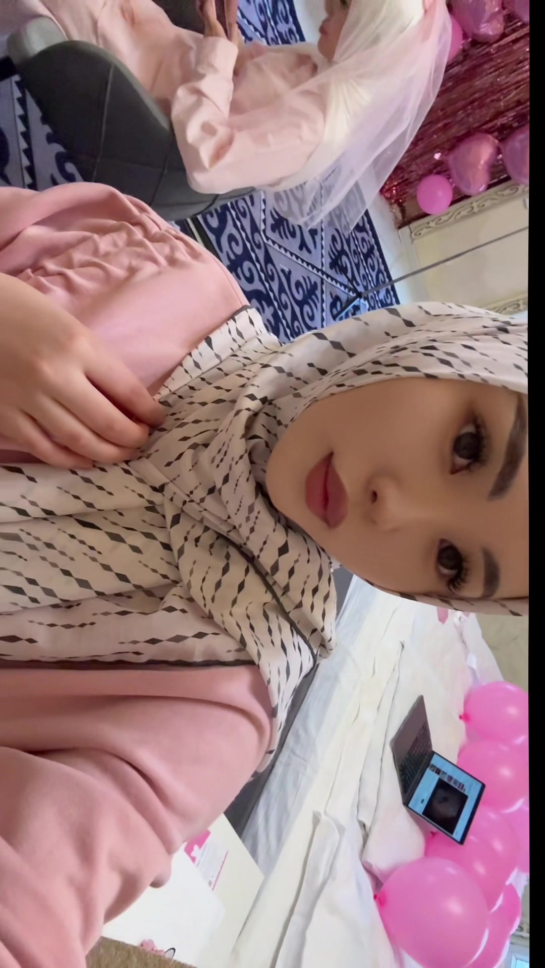 @El1ka_00