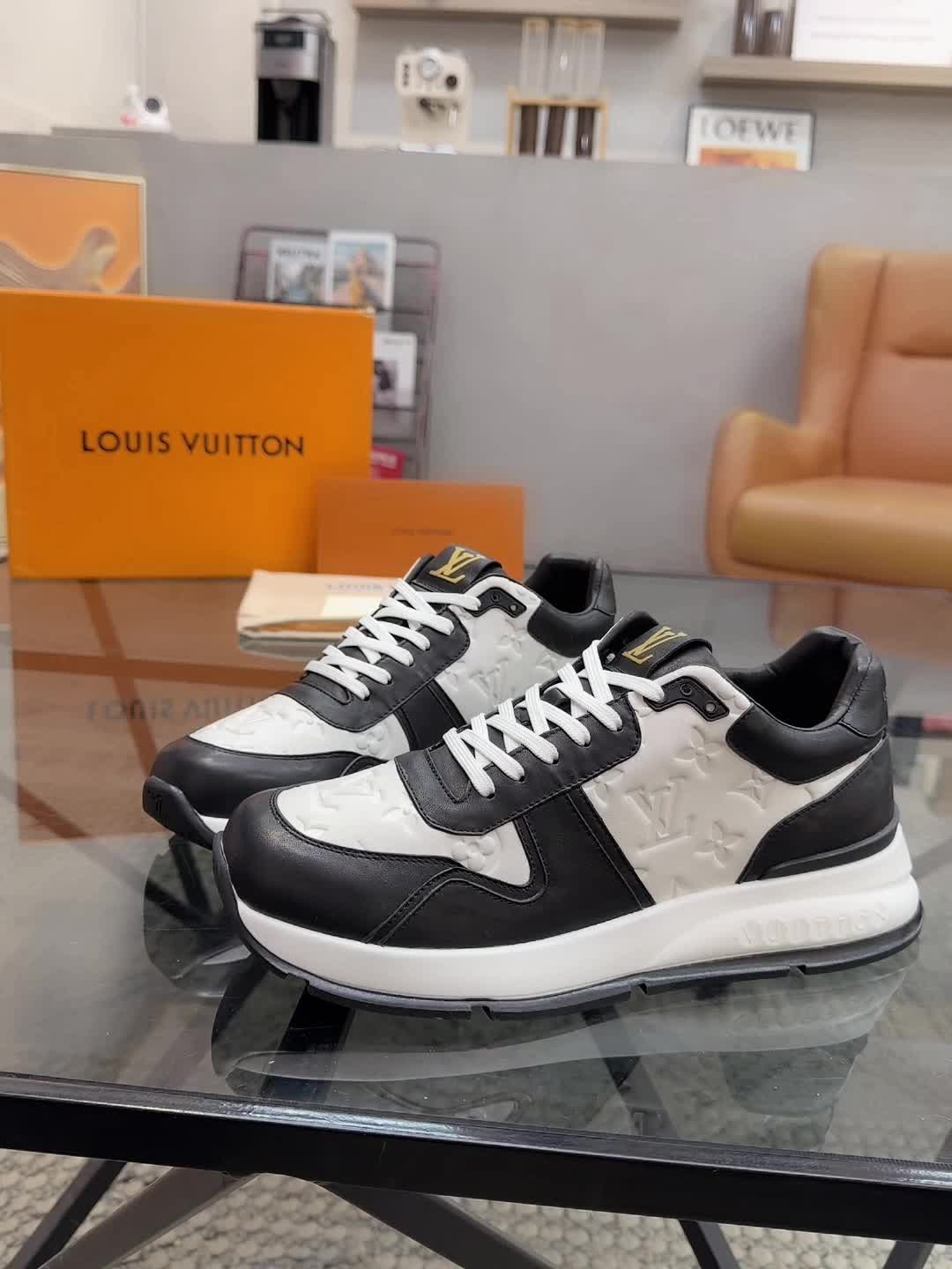 @Fashion brand