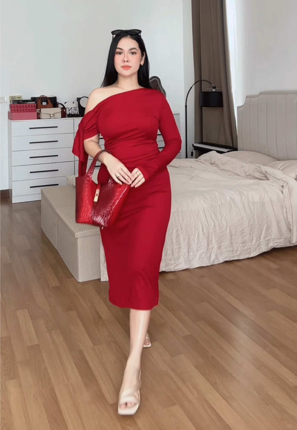 @Debvchi