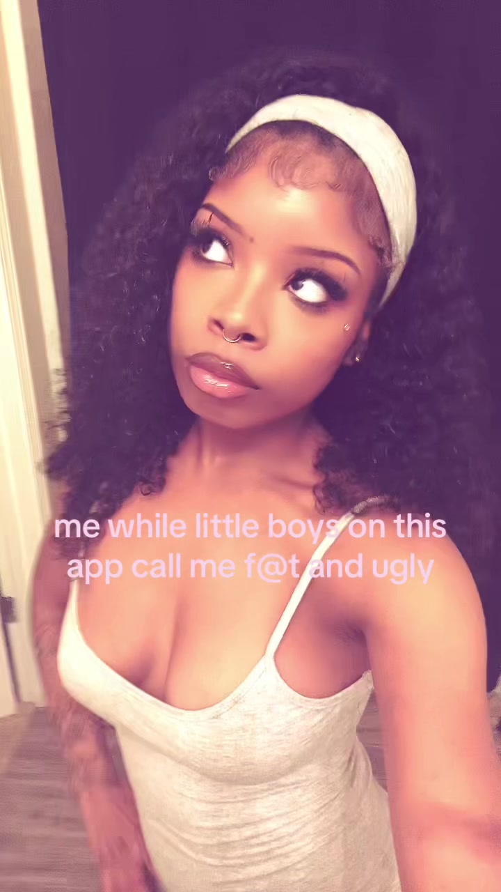 @layiah 💋