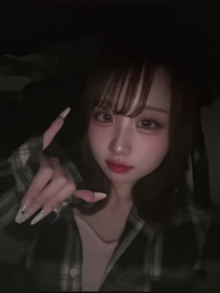 @にこ