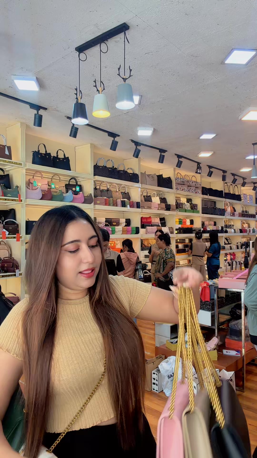 @Hnin Bags Wholesale & Retail