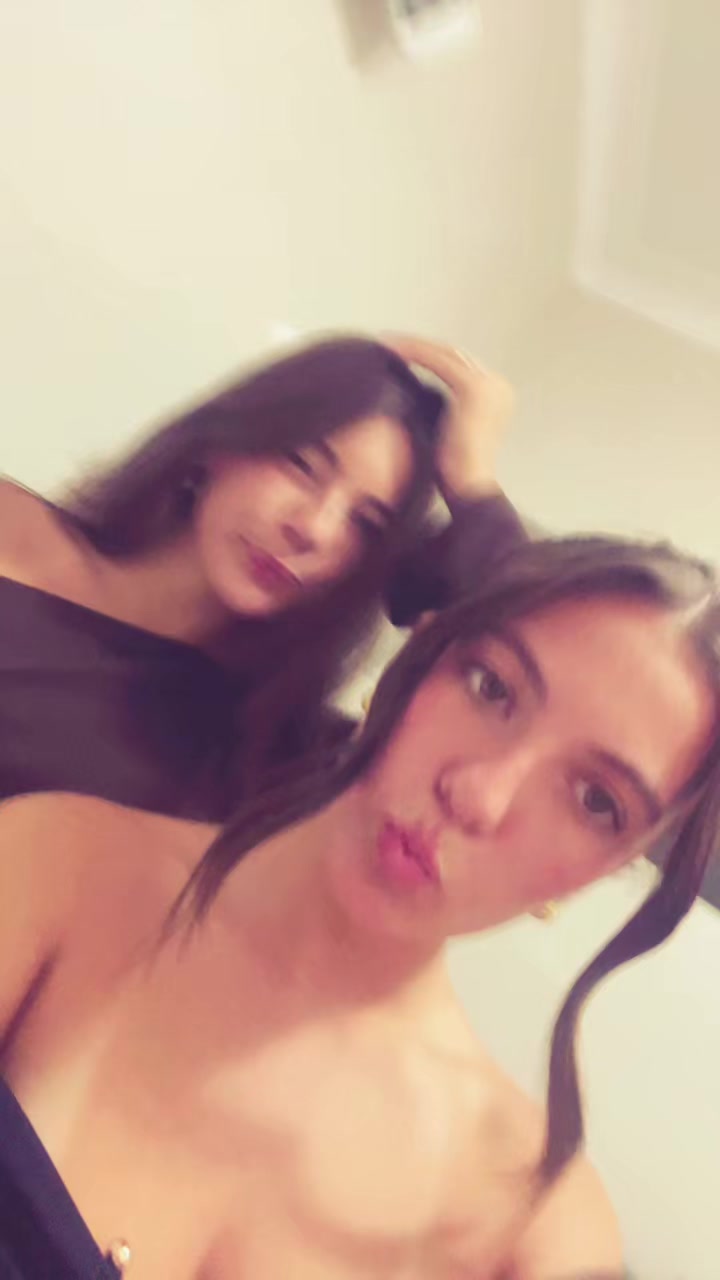 @ella.caust