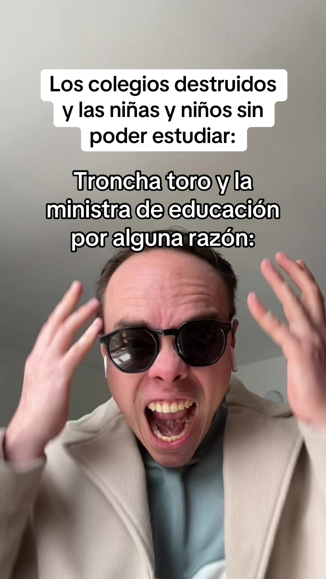 @Toallín