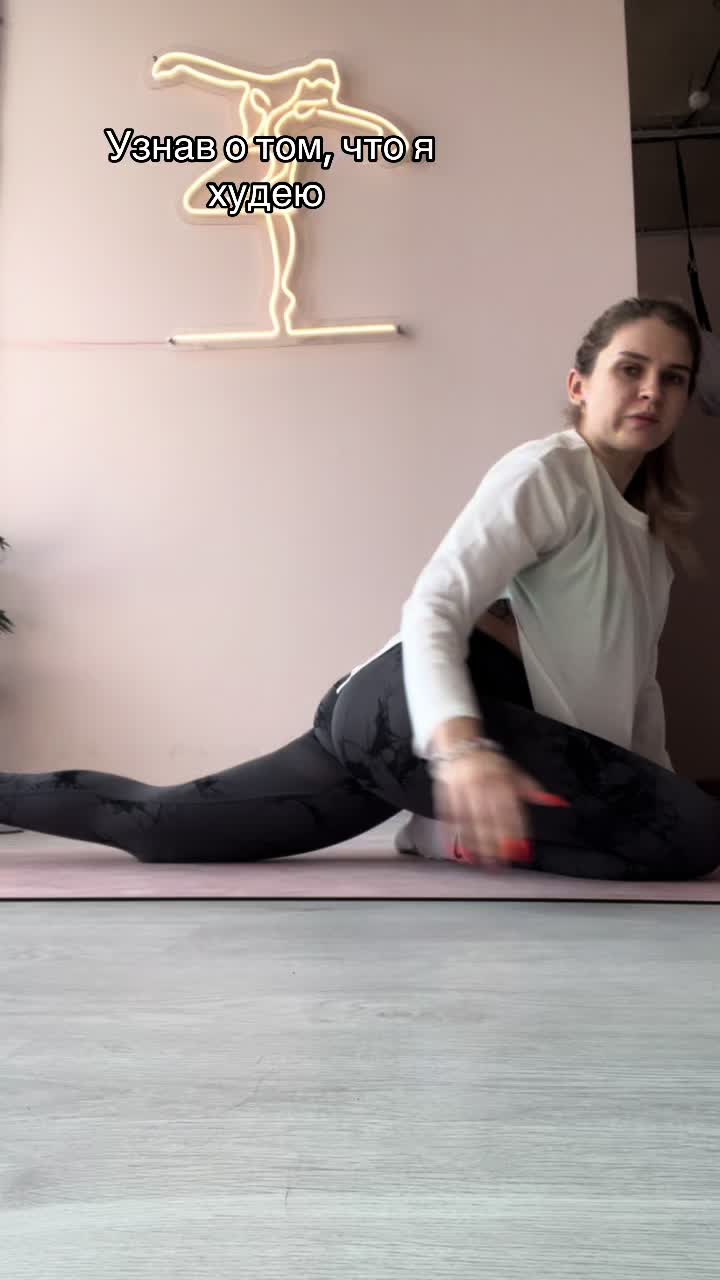 @Девочка с татуировкой дракона