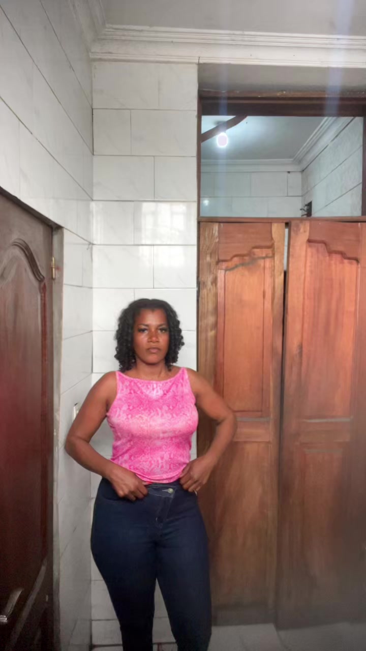 @Sarah Muzi la star