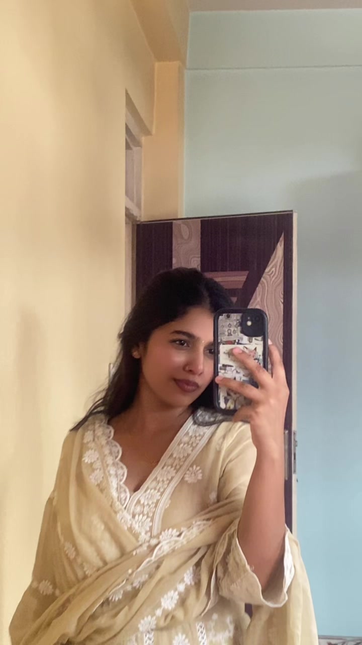 @Anushka 🎀