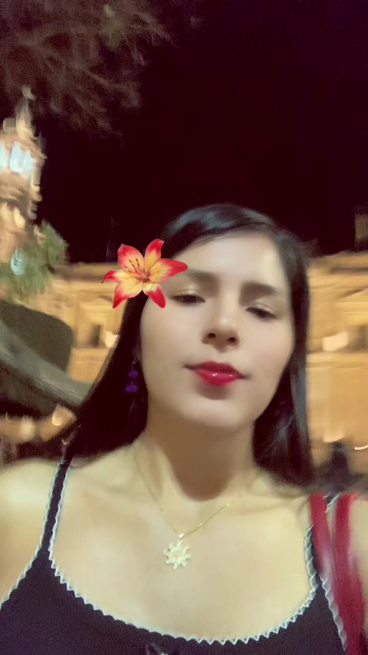 @ana_layza 