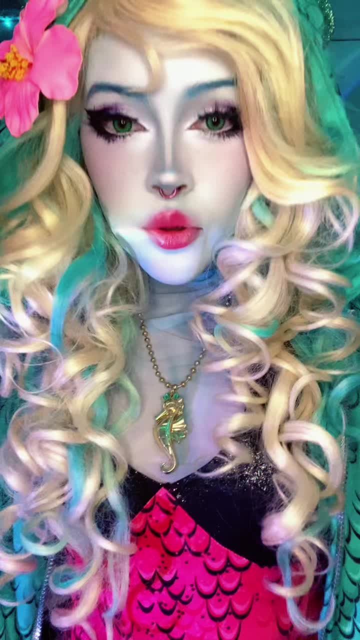 @HayHay•~•