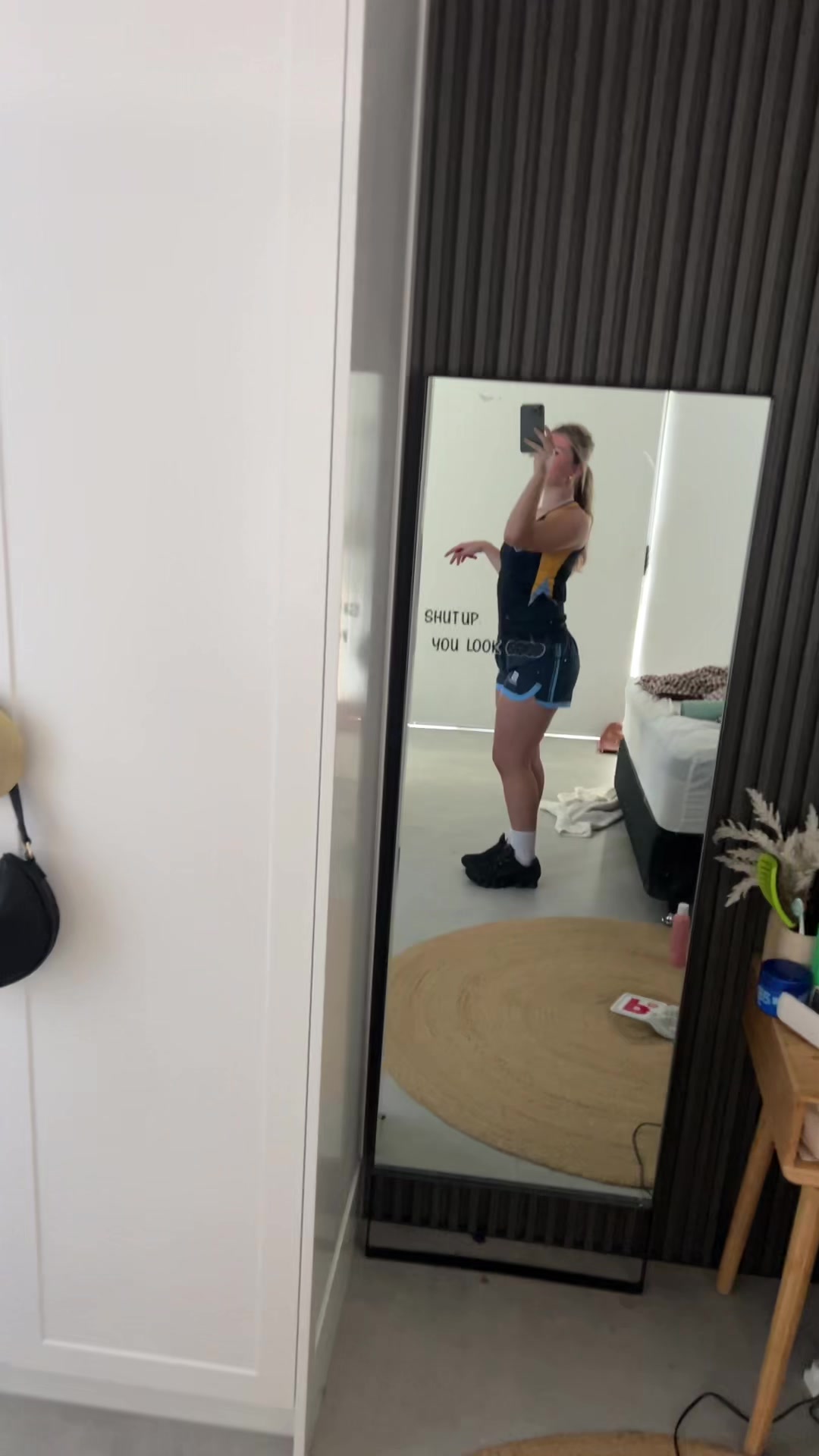 @r
