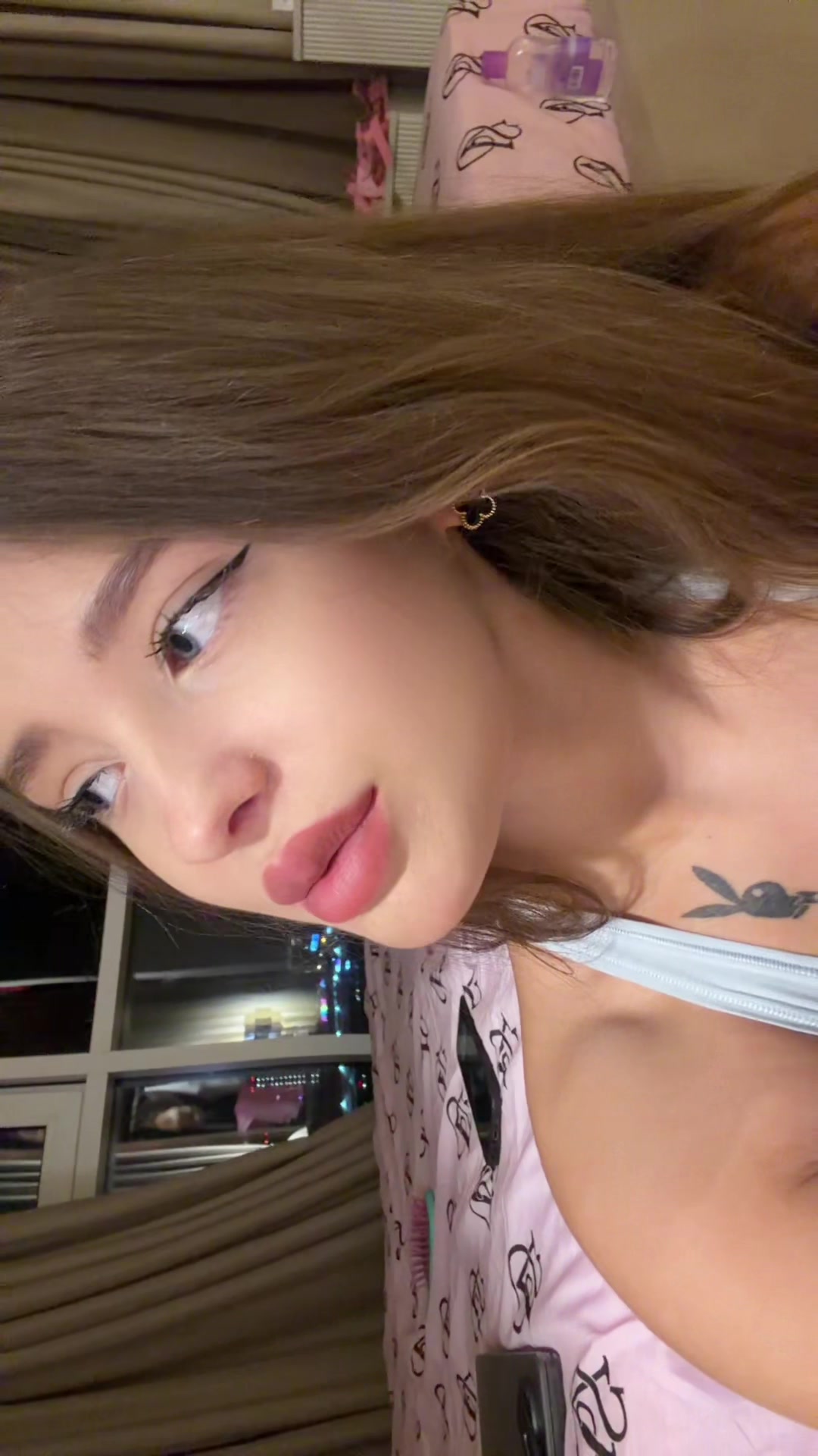 @Lolilool_