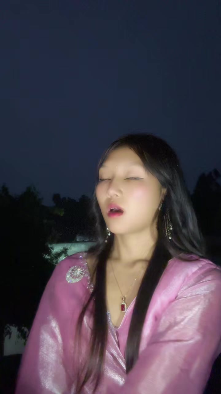 @~ Rozy ~