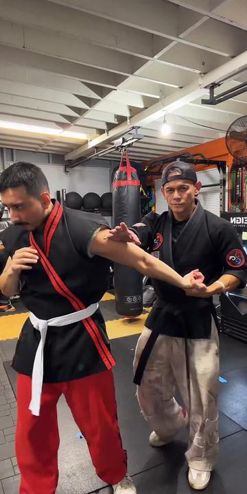 @ARMBAR.STRIKE SELFDEFENCE