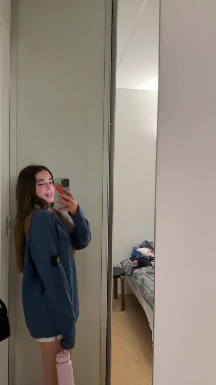 @Ellaspam_