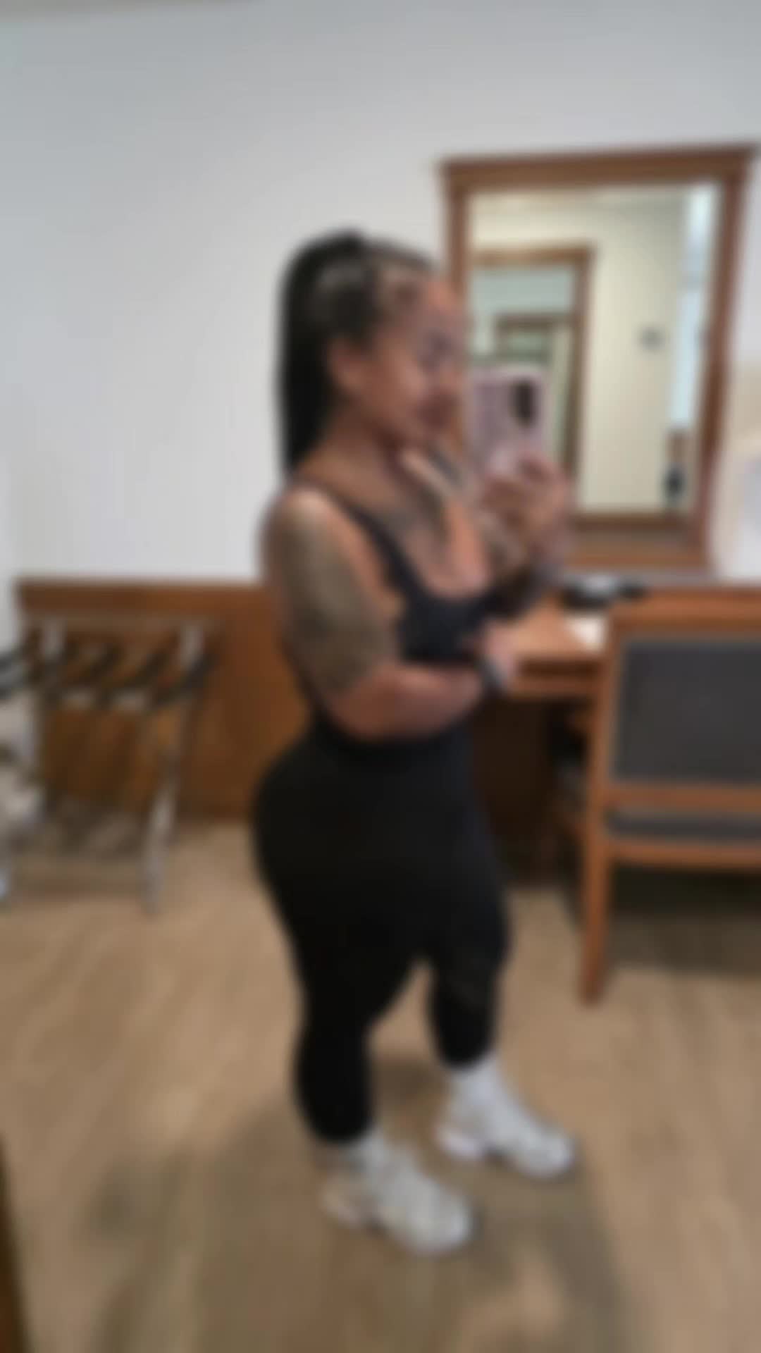 @Nisakon