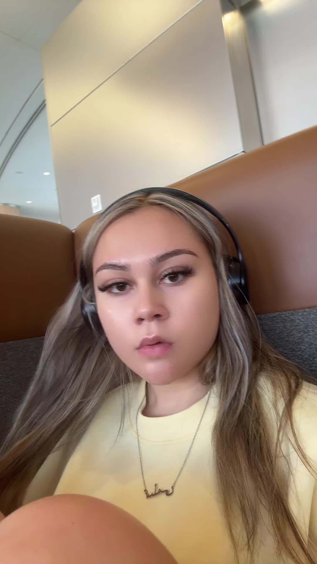 @🪩