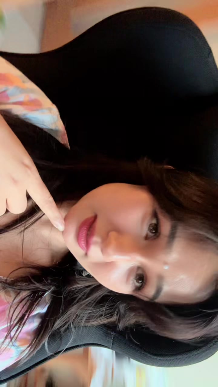 @ALINA🌸