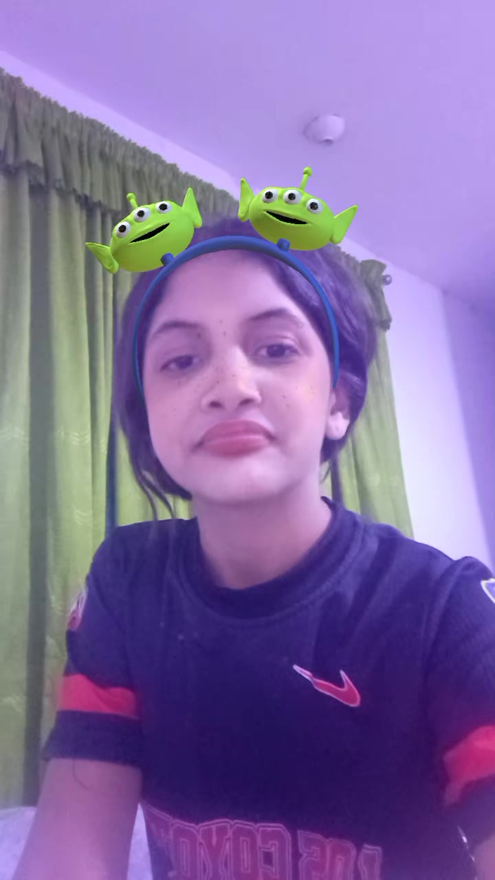 @la niña del pelo largo,