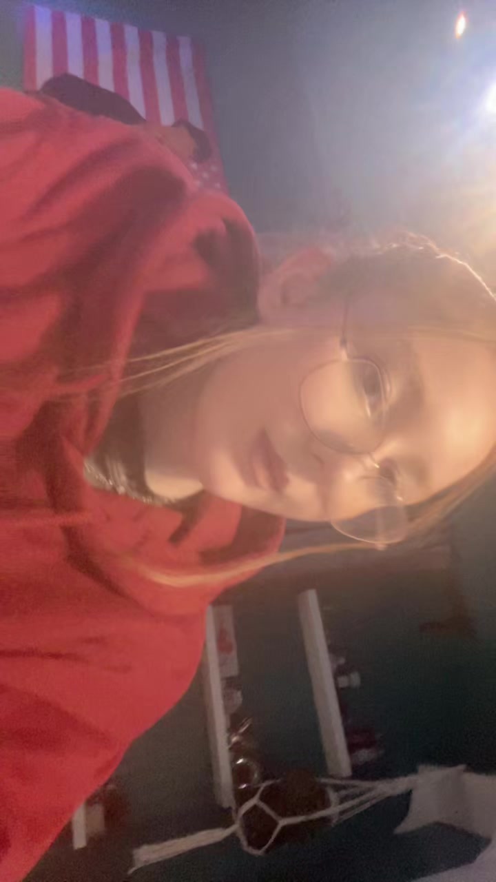 @alykev3